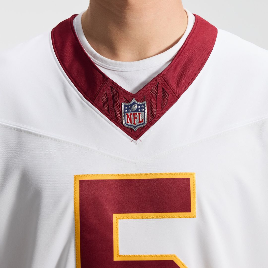 Washington Commanders Jayden Daniels Burgundy Team Vapor F.U.S.E. Stitched Limited Jersey | NFL Football Jersey