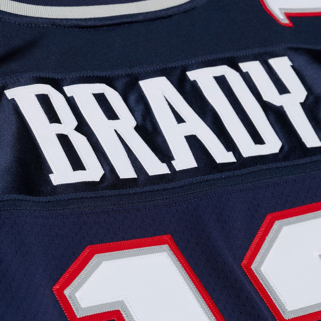 New England Patriots Tom Brady Navy Super Bowl XXXVI Authentic Throwback Jersey | NFL Football Jersey